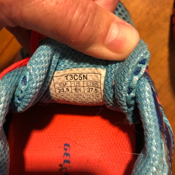 ASICS GEL CUMULUS 15 WOMENS running/athletic shoes. Excel condition. Sz 6.5 - Picture 4 of 5